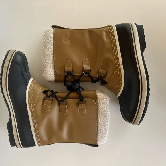 Sorel Youth Caribou Leather Winter Boots in "Buff" Black and Tan , size 7 - Picture 5 of 10